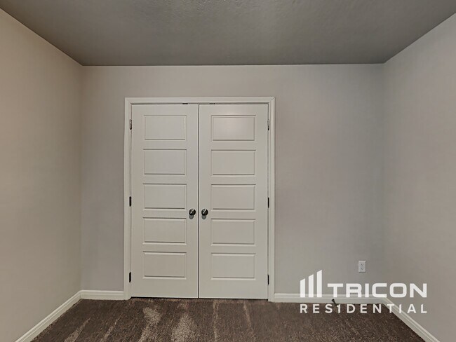 Building Photo - 5520 Shasta Pl