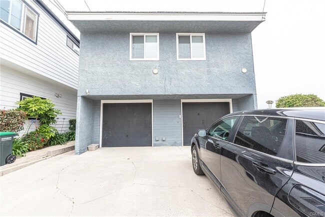 Building Photo - 719 Poinsettia Ave