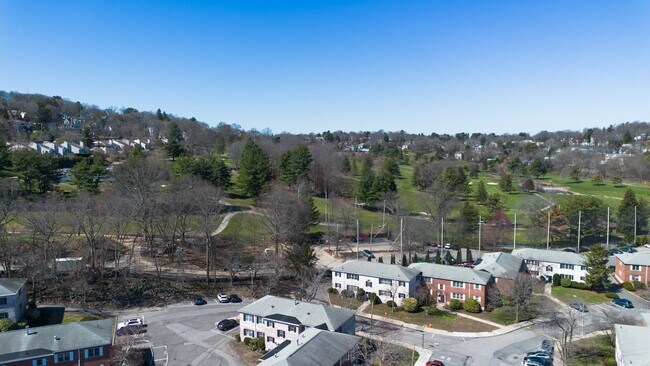 Building Photo - 137 Lake Shore Rd