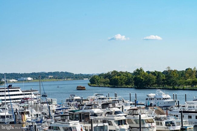 Building Photo - 429 N St SW