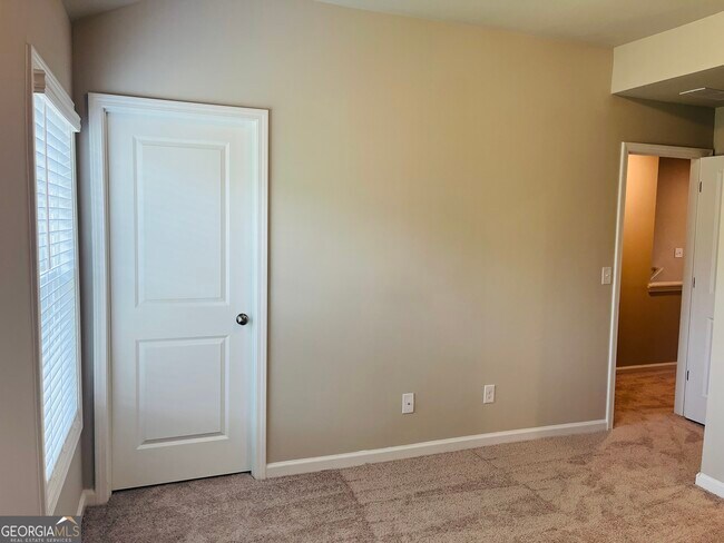 Building Photo - 33 Cobalt Ln