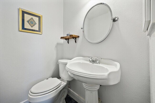 Building Photo - 1116 Collinwood W Dr