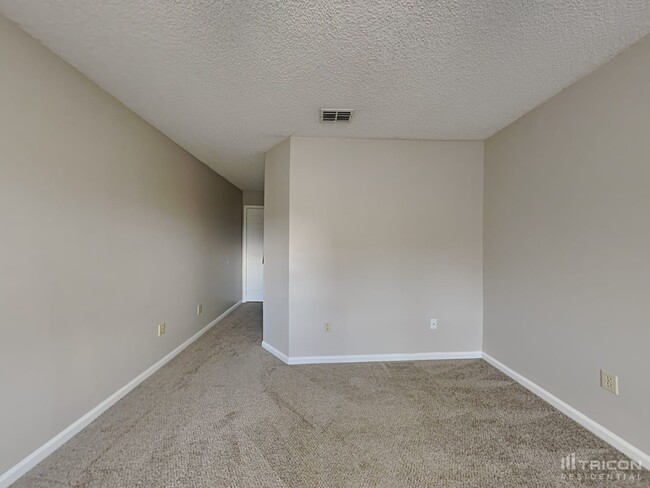 Building Photo - 8824 Fieldside Ct