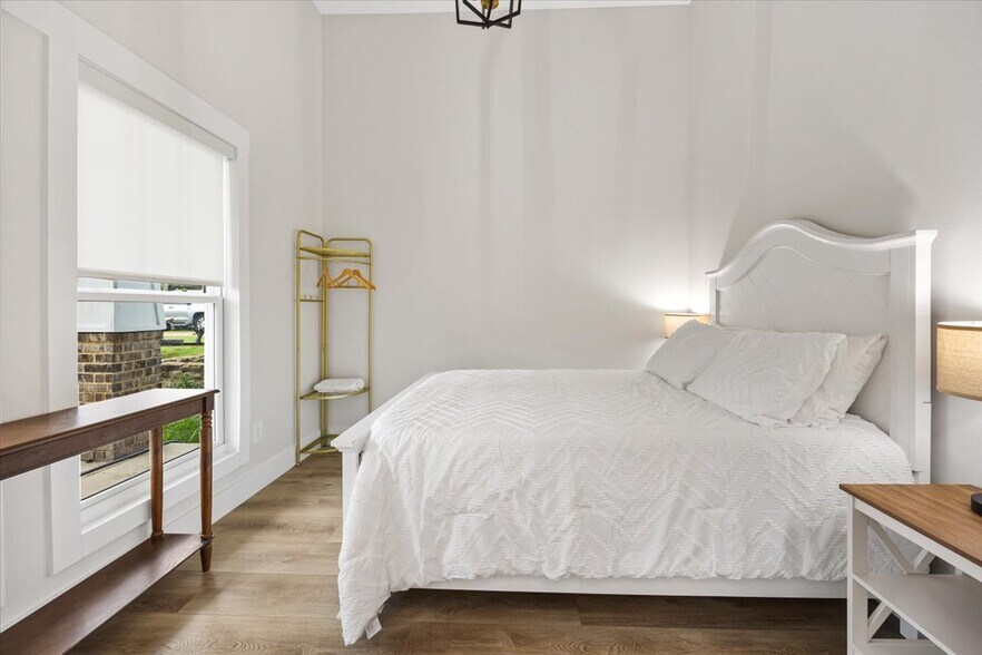 Building Photo - 2522 Park Row Ave