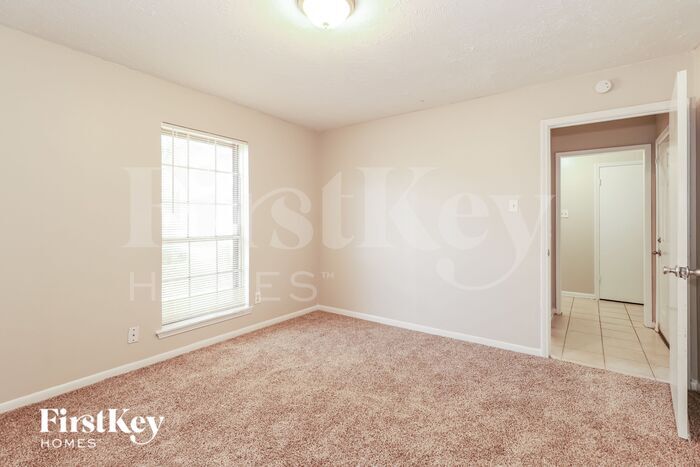 Building Photo - 9727 John Bank Dr