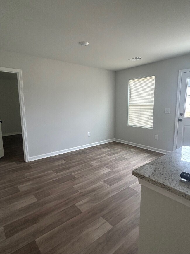 Building Photo - 1732 King Oaks Lp