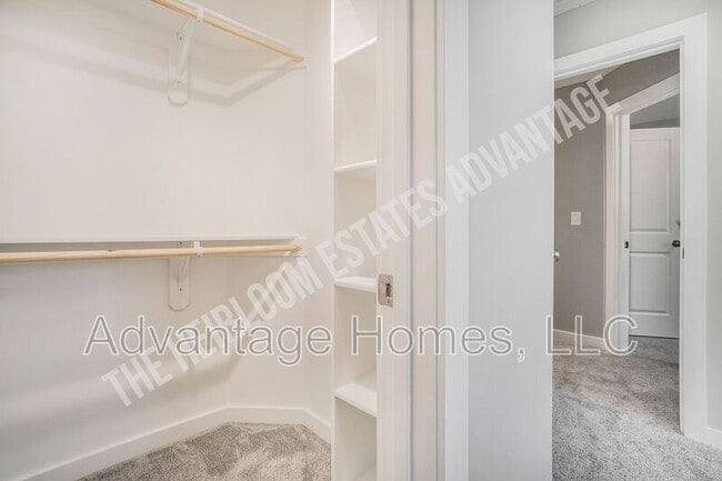 Building Photo - 337 N 5th Terrace