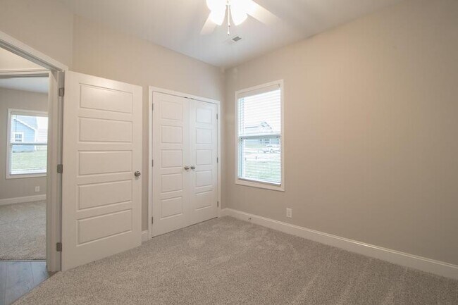 Building Photo - 2114 Ireland Wy