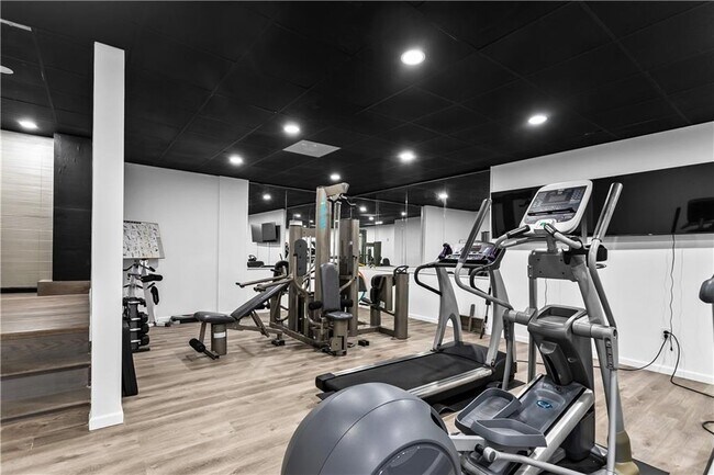 Building Photo - 3645 Peachtree Rd NE