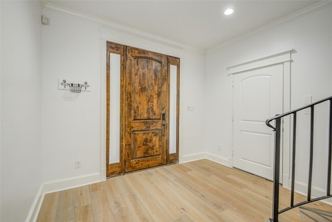 Building Photo - 5002 Eigel St