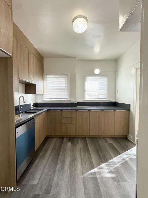 Building Photo - 144 S Berendo St