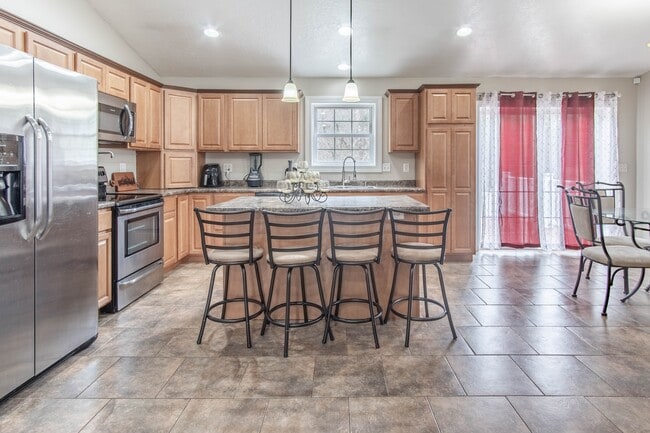 Building Photo - 29573 Maple St