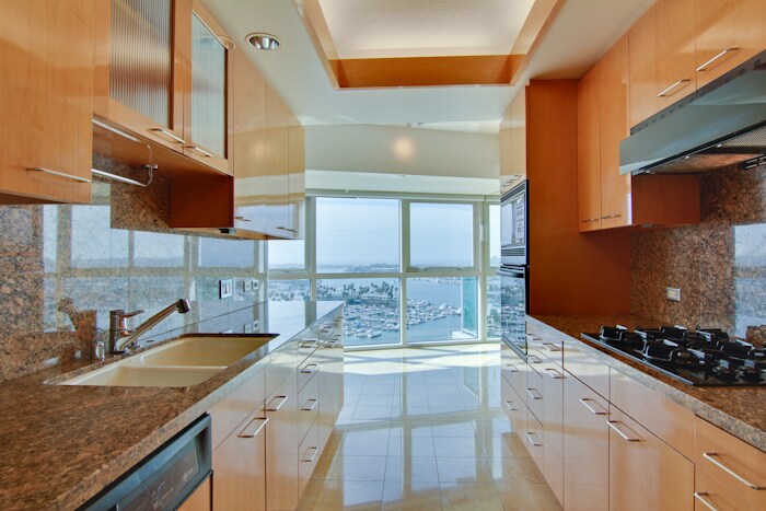 Building Photo - 13600 MARINA POINTE Dr