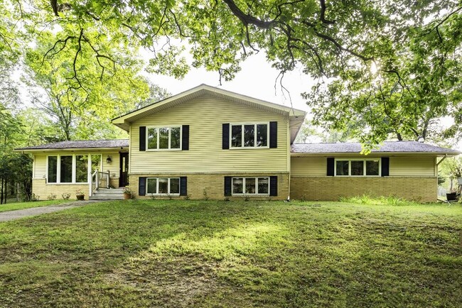 Primary Photo - 2240 Gale Rd