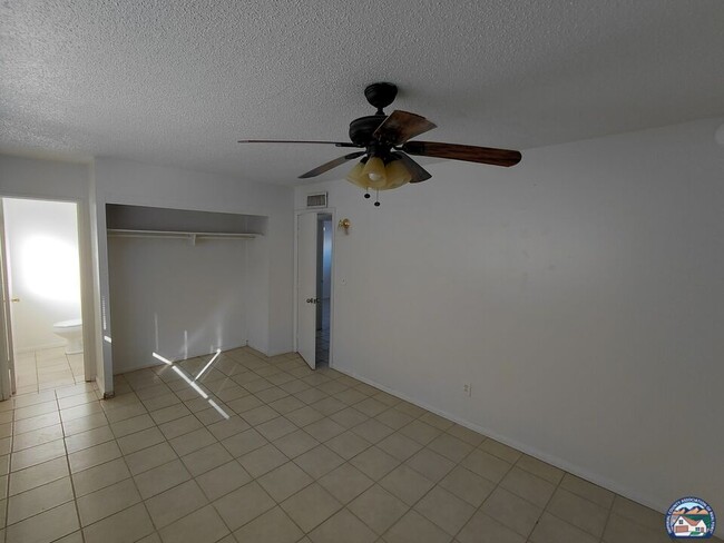 Building Photo - 738 Brentwood Ave