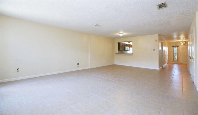 Building Photo - 2115 E Weldon Dr