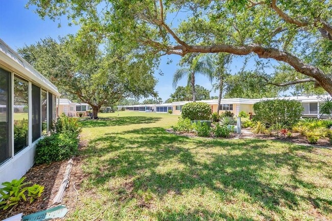 Building Photo - 5849 Tidewood Ave