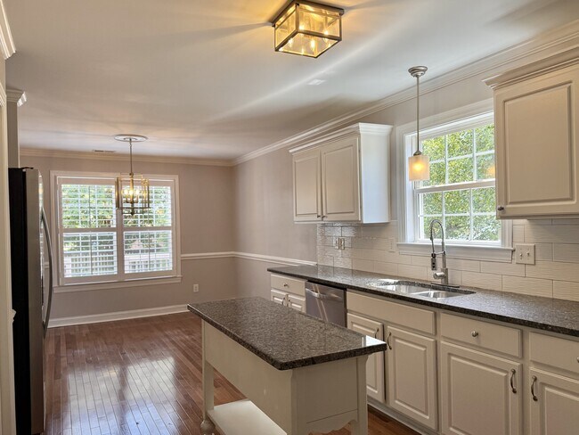 Building Photo - 3721 Stillwood Dr