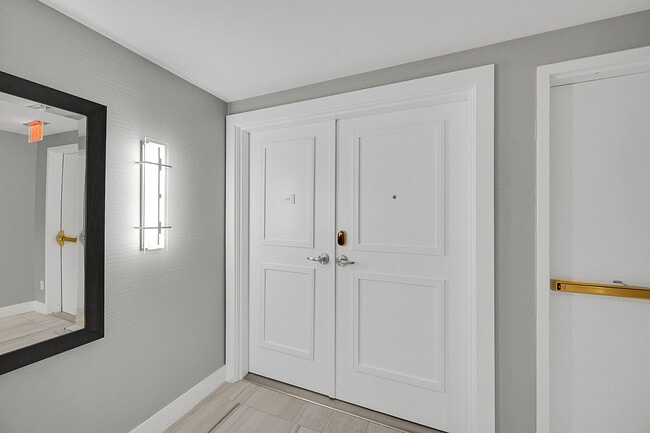 Building Photo - 730 N Ocean Blvd