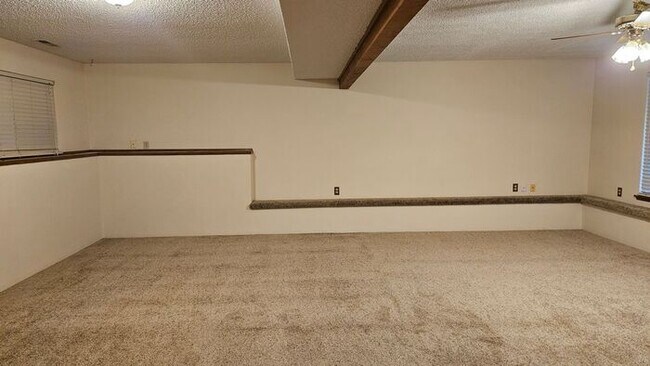 Building Photo - N Tacoma 3bdr 2.5 bath home w/ VIEW of Mt Rainer