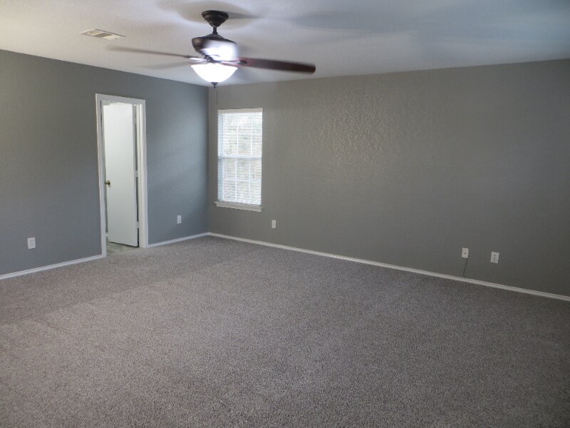 Building Photo - 7203 Avator Bay