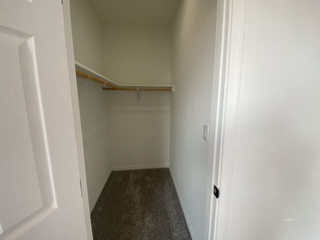 Building Photo - 2255 S Hopi Dr