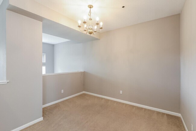 Building Photo - 572 Blackwood Terrace