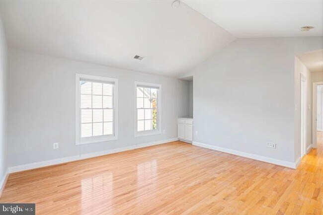 Building Photo - 2038 Madrillon Rd