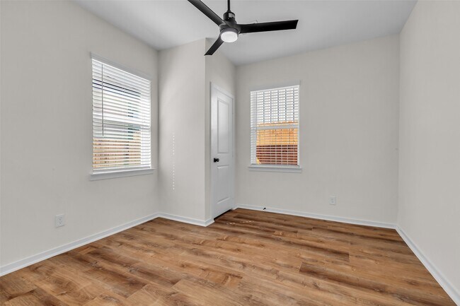 Building Photo - 3440 Bremond St