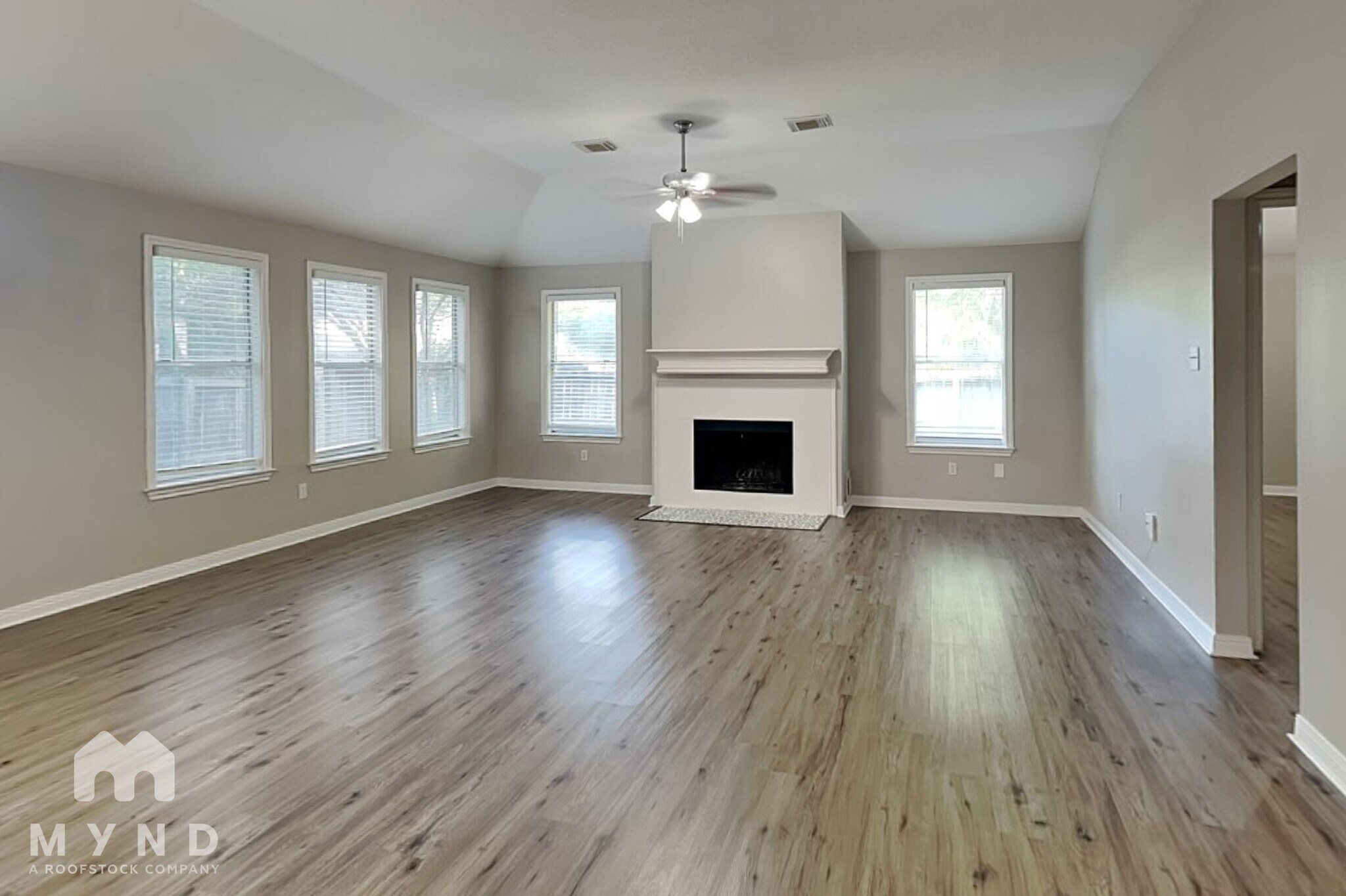Building Photo - 598 Orangewood Dr