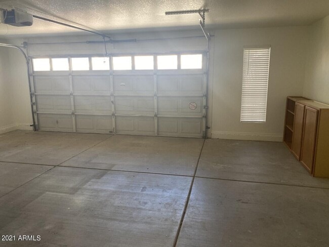Building Photo - 525 W Candlewood Ln