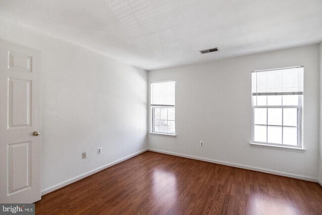 Building Photo - 131 Timberbrook Ln