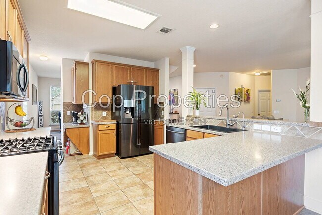 Building Photo - 1306 Alpine Pond