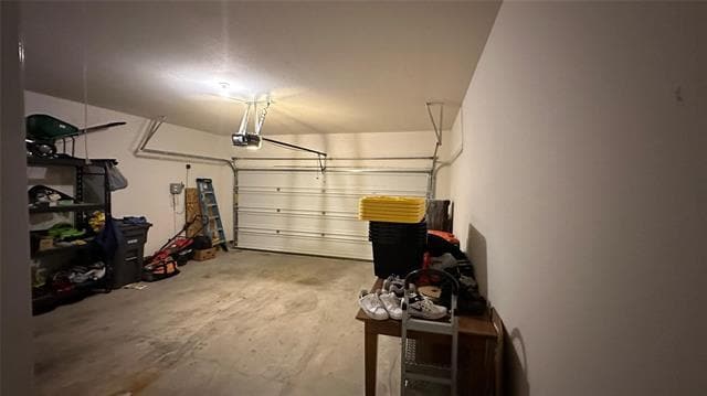 Building Photo - 631 Maverick St