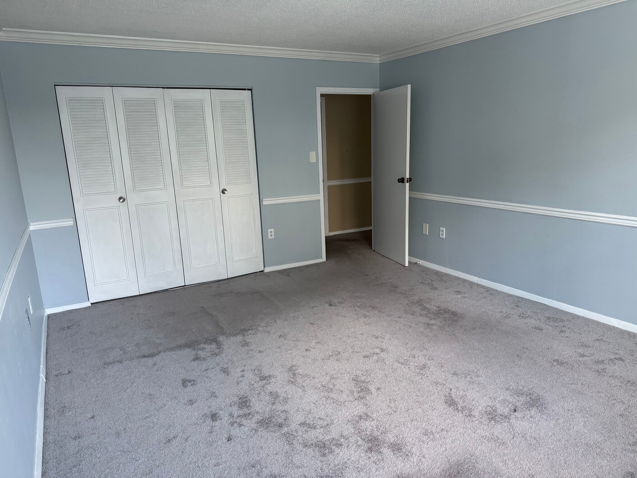 Building Photo - 4401 Roland Ave