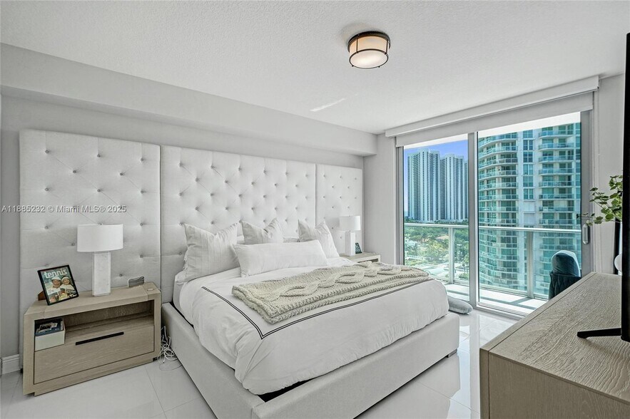 Building Photo - 300 Sunny Isles Blvd
