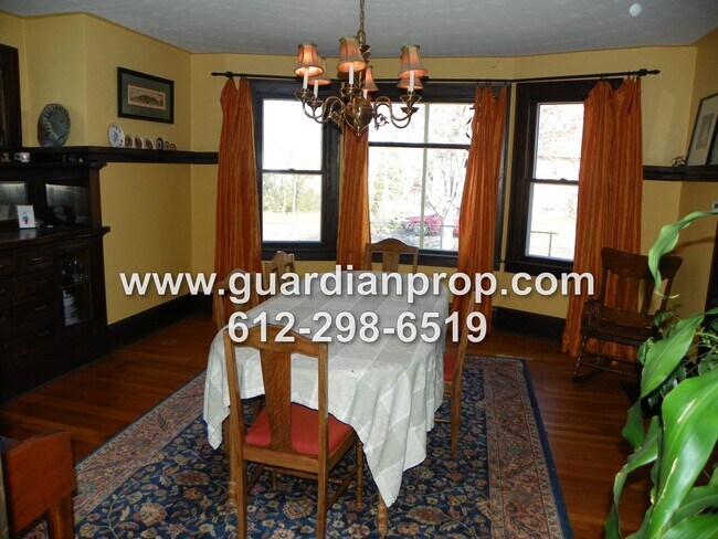 Building Photo - House on Corner Lot Available October 1st, Updated Kitchen/Bath, Fenced Yard, Back Deck, 2 Car Ga...