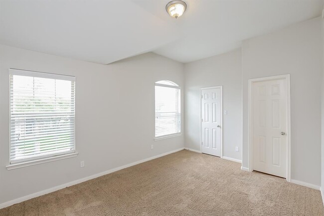Building Photo - 8230 Encinitas Cove Dr