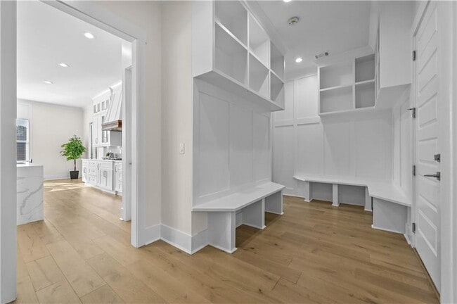 Building Photo - 3488 Hamilton Mill Rd