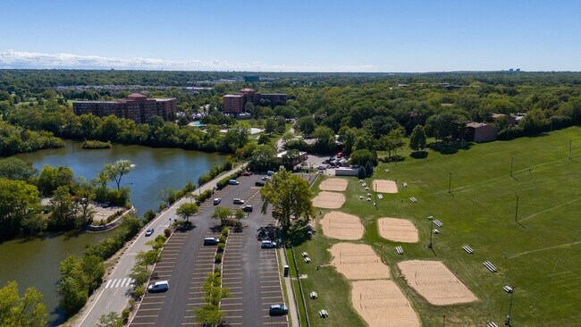 Building Photo - 6000 Oakwood Dr