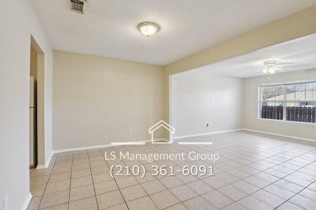 Building Photo - 7636 Oak Chase