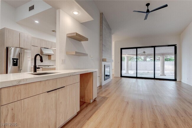 Building Photo - 8608 Highacre Dr