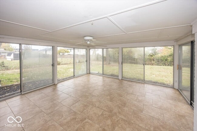 Building Photo - 130 Carmel View Dr