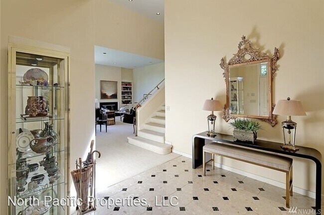 Building Photo - 3 br, 3 bath House - 17203 SE 42nd Pl