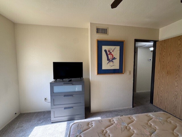 Building Photo - 454 Riverfront Dr