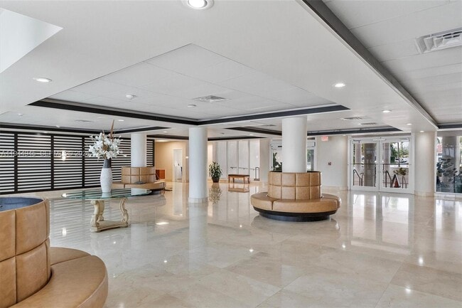 Building Photo - 5005 Collins Ave