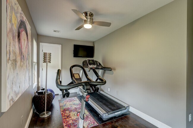 Building Photo - Luxury home in Oak Tree Park with a pool/tennis court/playground/walking trails - Edmond North Hi...