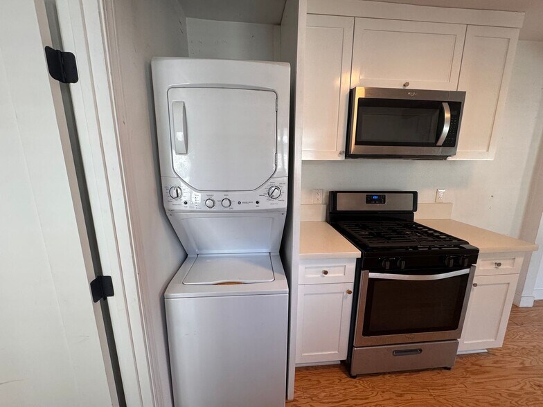 Building Photo - 3232 Verdugo Rd