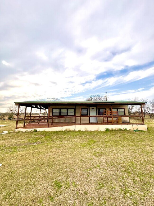 Building Photo - 150 Private Road 1610