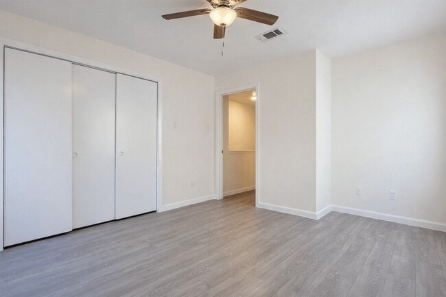 Building Photo - 7827 Leonora St